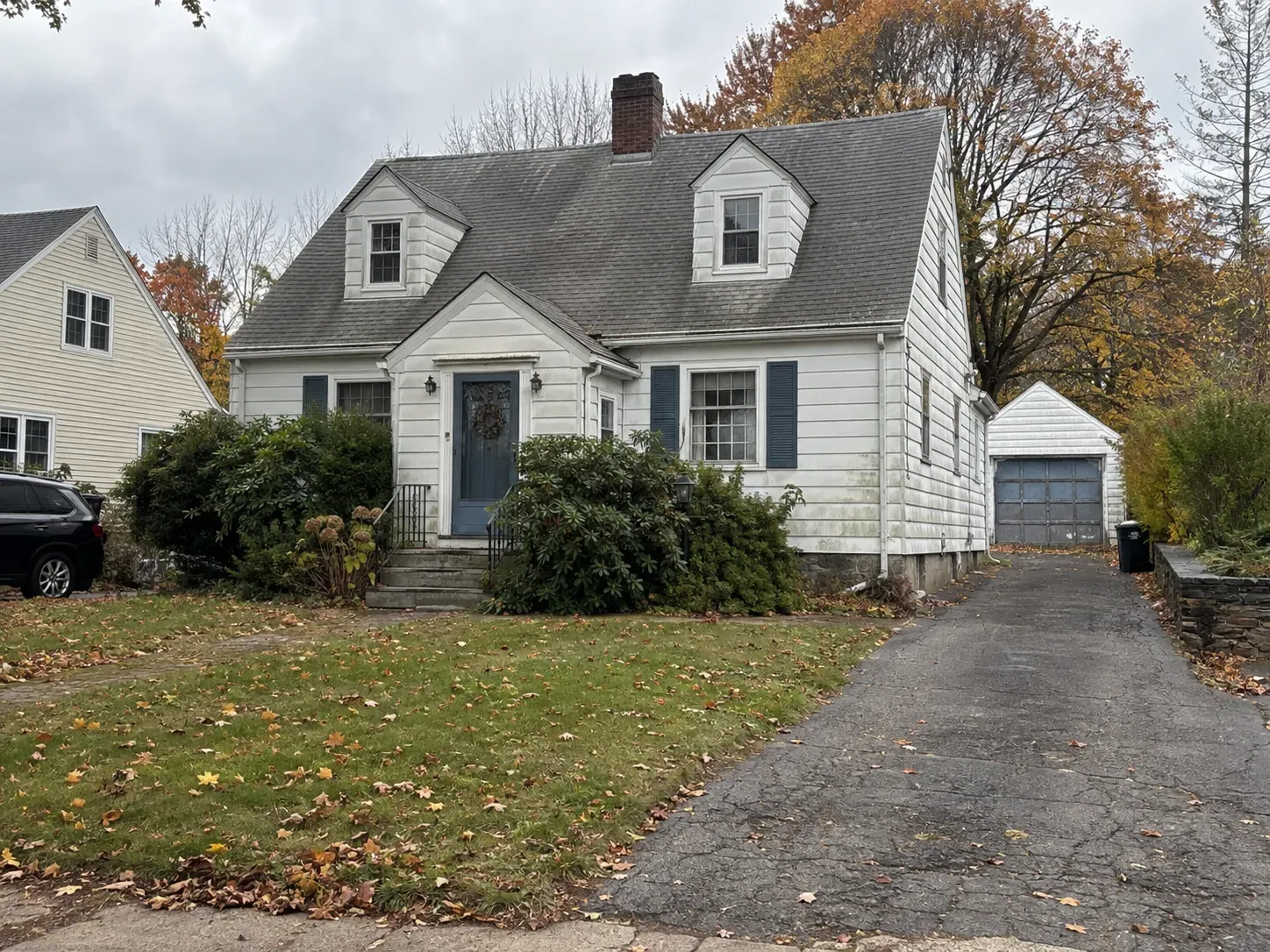 Older Wallingford, Connecticut house with deferred exterior maintenance